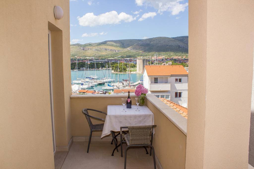 Apartments Maria Trogir Extérieur photo